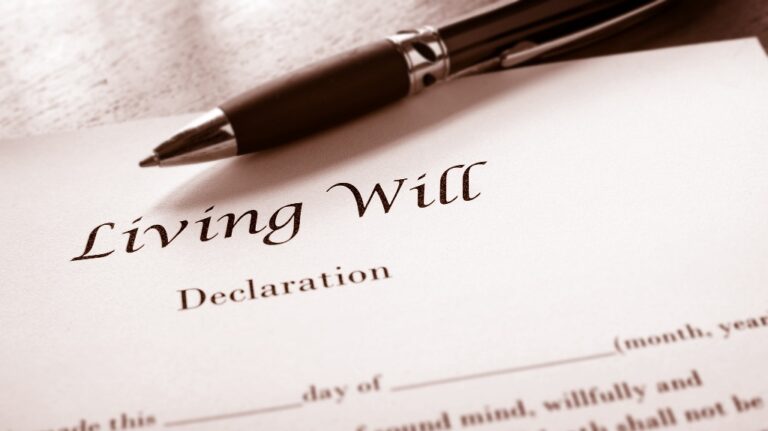 Living Will document and pen